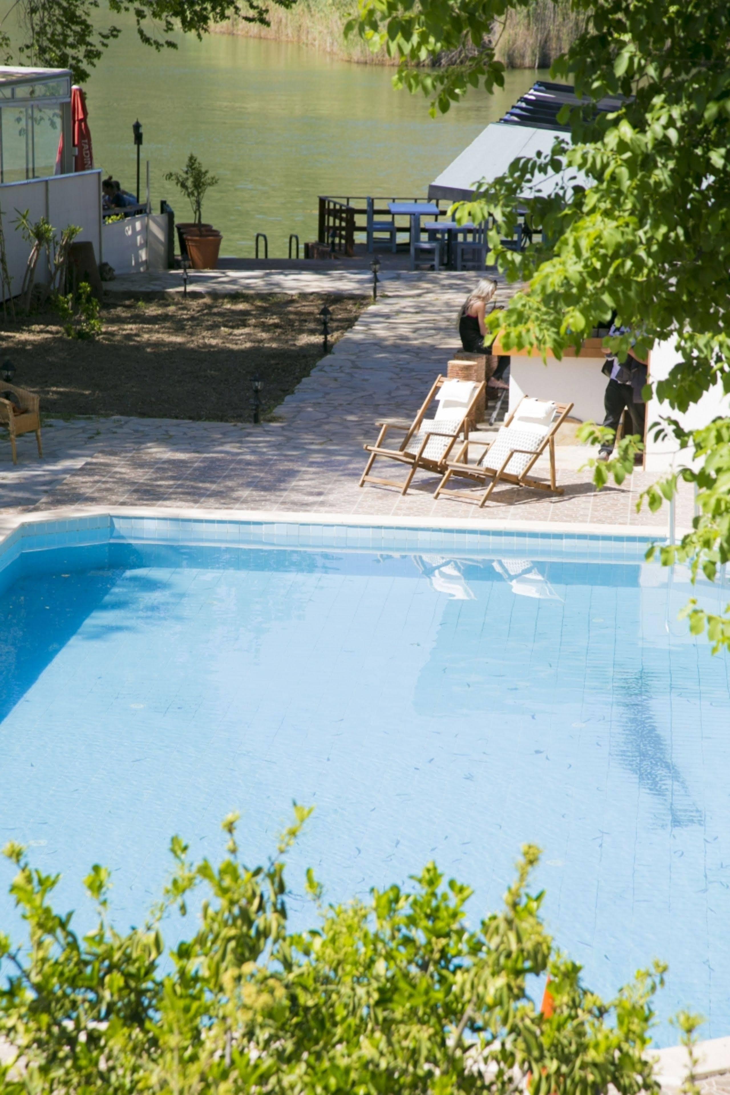 Holiday Hotel Далян Екстериор снимка